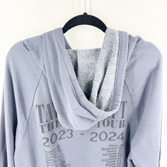 ✅ Taylor Swift The Eras Tour Official Merch Blue Navy Hoodie Sweatshirt Large - Picture 5 of 7